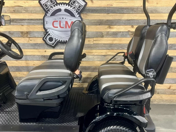 2024 KARO E.V LEGEND CREW + 4 PASSAGERS + BATTERIE LITHIUM + MOTEUR 4000W + 40 KM/H TOP SPEED 