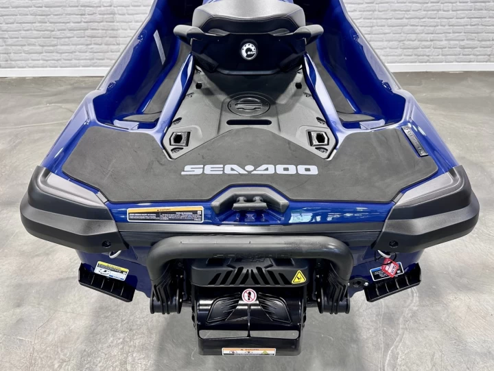 2026 BRP SEA-DOO GTX 230 H.P + IBR + VTS + IDF + ENSEMBLE TECHNOLOGIE + AUDIO + 3 PASSAGERS + 4 HR SEULEMENT + RARE & A1 