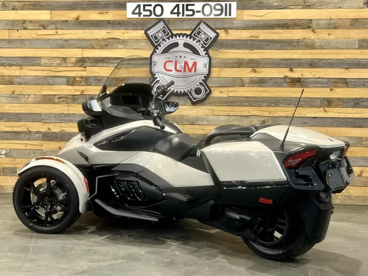 2020 BRP CAN-AM SPYDER RT SE-6 (SEMI-AUTOMATIQUE) + 56770 KM + COULEUR ET MODELE RARE + CONDITION A1 