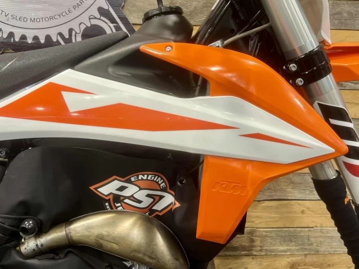 2019 KTM SX-F 450 EFI + 4 TEMPS + SEULEMENT 92 HR + BEAUCOUP D'OPTIONS $$$ + RARE & CONDITION A1 