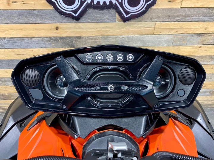 2021 BRP SEA-DOO SPARK TRIXX 3UP + IBR + VTS + AUDIO PREMIUM PORTABLE + SEULEMENT 66 HR + COFFRE AVANT 