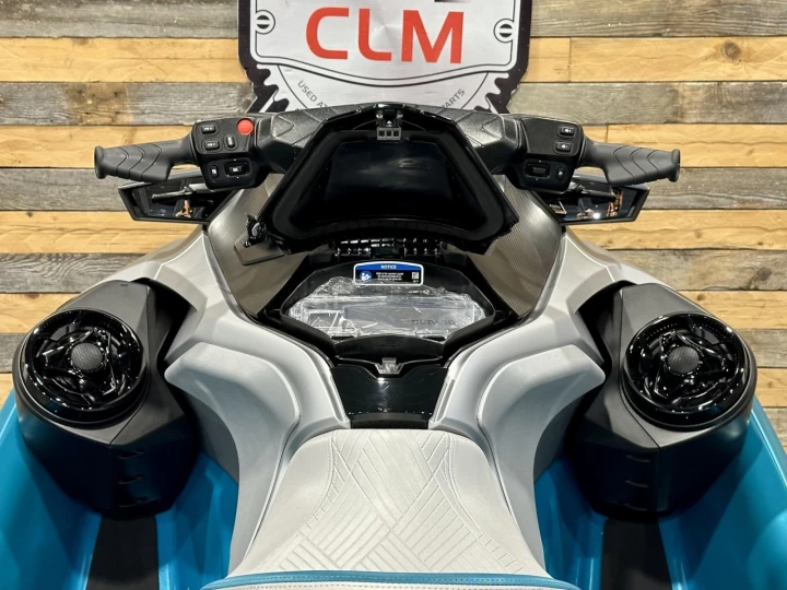 2025 BRP SEA-DOO GTX LIMITED 325 HP + IBR + VTS + IDF + AUDIO + ECRAN 10'' + 3 PASSAGGERS + SEULEMENT 4 HR + COULEUR RARE & A1 