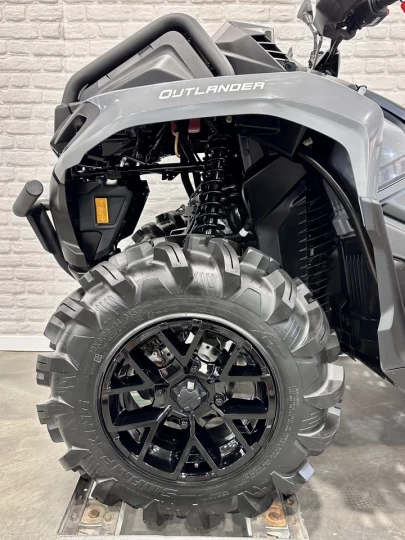 2026 BRP CAN-AM OUTLANDER X-MR 700 EFI + 4WD + DPS + SEULEMENT 815 KM + GARANTIE B.E.S.T 2030 + RARE & A1 