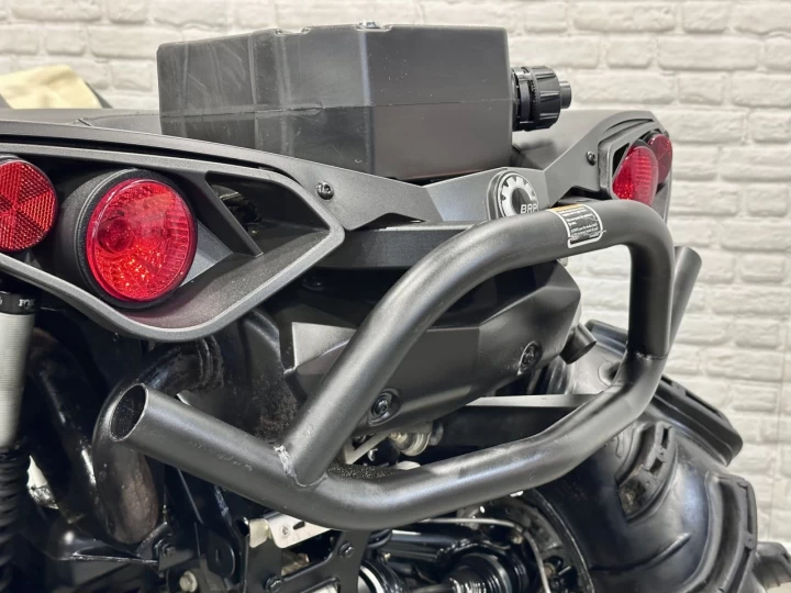 2022 BRP CAN-AM RENEGADE X-MR 650 EFI + 4WD + DPS + FOX + GORILLA 30'' + 2929 KM SEULEMENT + RARE & A1 