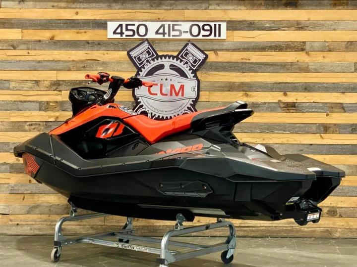 2021 BRP SEA-DOO SPARK TRIXX 3UP + IBR + VTS + AUDIO PREMIUM PORTABLE + SEULEMENT 66 HR + COFFRE AVANT 