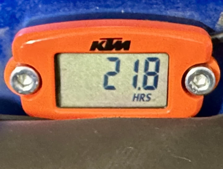 2022 KTM 350 XC-F EFI + 4 TEMPS + SEULEMENT 22 HR + BEAUCOUP D'OPTIONS $$$ INCLUSES + A1 