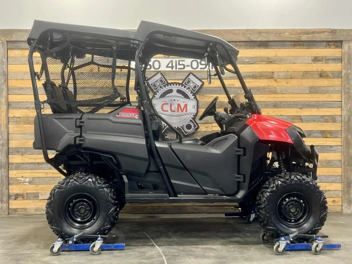 2014 HONDA PIONEER-4 700 EFI 4X4 + 4 PASSAGERS + 11019 KM 