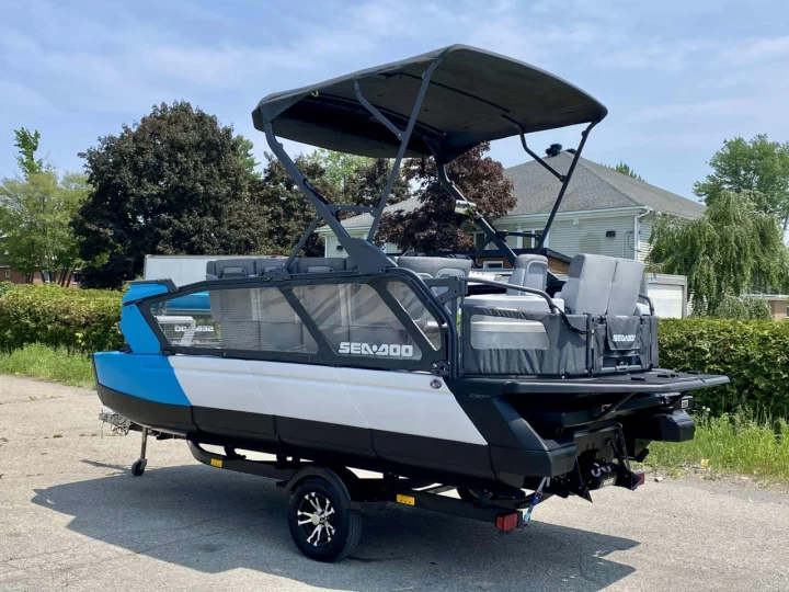 2022 BRP SEA-DOO SWITCH CRUISE 18' + ROTAX 230 HP + IBR + VTS + IDF + GPS + JL AUDIO PREMIUM + TOIT BIMINI + REMORQUE + 43 HR + A1 