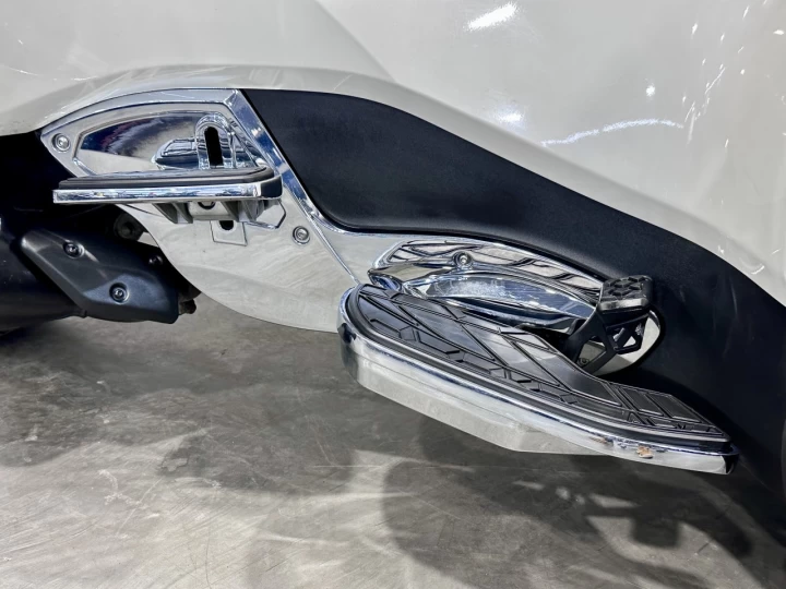 2018 BRP CAN-AM SPYDER RT LIMITED + SE-6 (SEMI-AUTOMATIQUE) + ROTAX 1330 EFI + ENSEMBLE CHROME + RARE & A1 