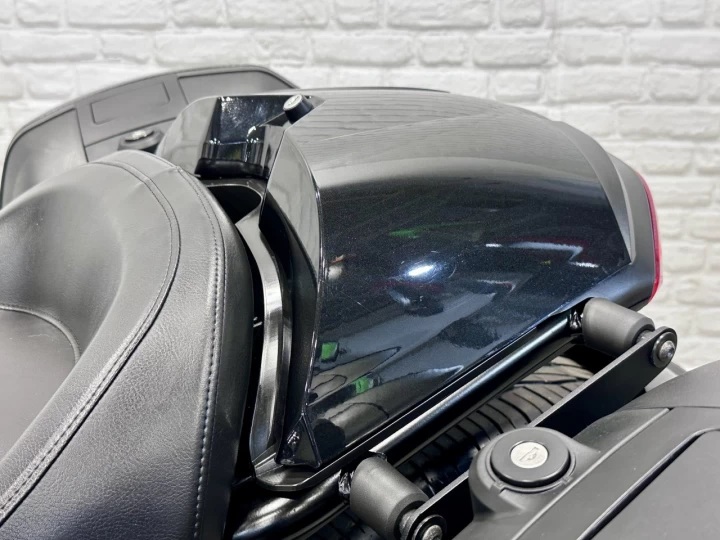 2023 BRP CAN-AM SPYDER F3 SE-6 = SEMI-AUTOMATIQUE + ROTAX 1330 ACE EFI + SEULEMENT 18205 KM + TOUT NOIR + RARE & A1 
