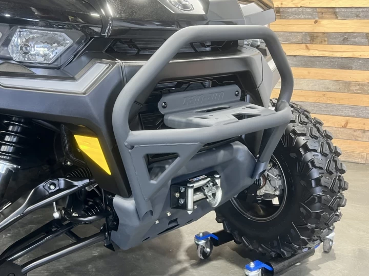 2024 BRP CAN-AM DEFENDER MAX CREW HD-10 ÉDITION LONE STAR + 4WD + DPS + SEULEMENT 10 KM + 6 PASSAGERS + RARE & COMME NEUF 