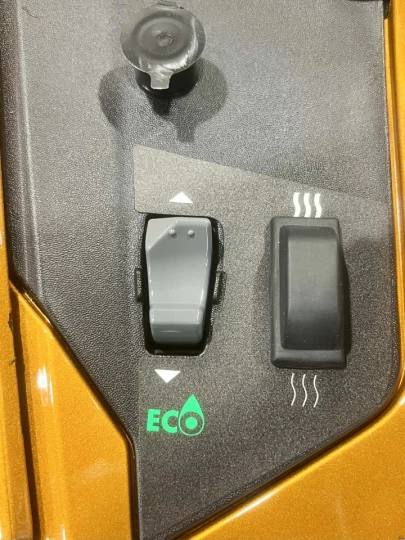 2018 BRP SKI-DOO GRAND TOURING S.E 1200 EFI 4-TEC 137'' + SUSPENSION A AIR + SEULEMENT 6935 KM + RARE & A1 