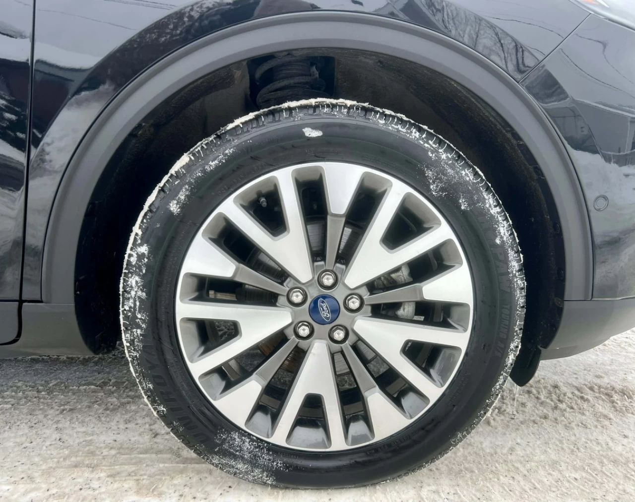 2020 FORD ESCAPE TITANIUM HYBRIDE AWD + 91150 KM + MODELE LUXUEUX & TOUTE ÉQUIPÉE  Image principale