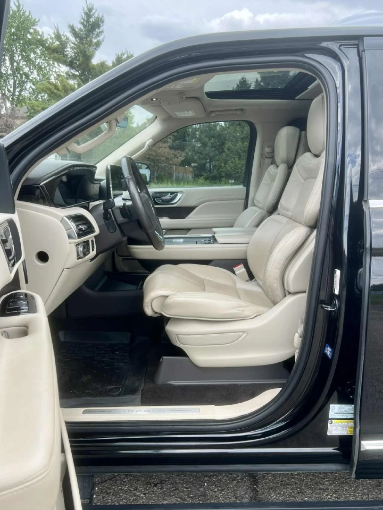 2021 LINCOLN NAVIGATOR EDITION RESERVE + MAGS 22'' + 7 PASSAGERS + TOUTE ÉQUIPÉE  Main Image
