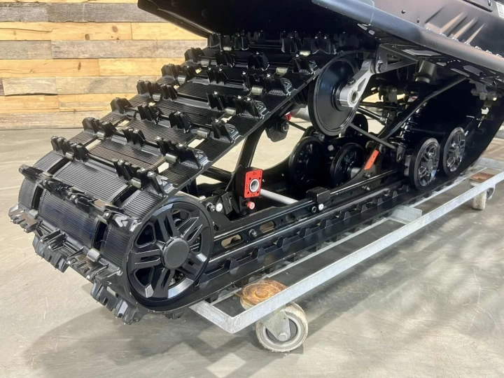 2024 BRP SKI-DOO RENEGADE X 900 ACE TURBO ''R" 180 HP 137'' + REV GEN5 + 13486 KM + CONDITION A1 