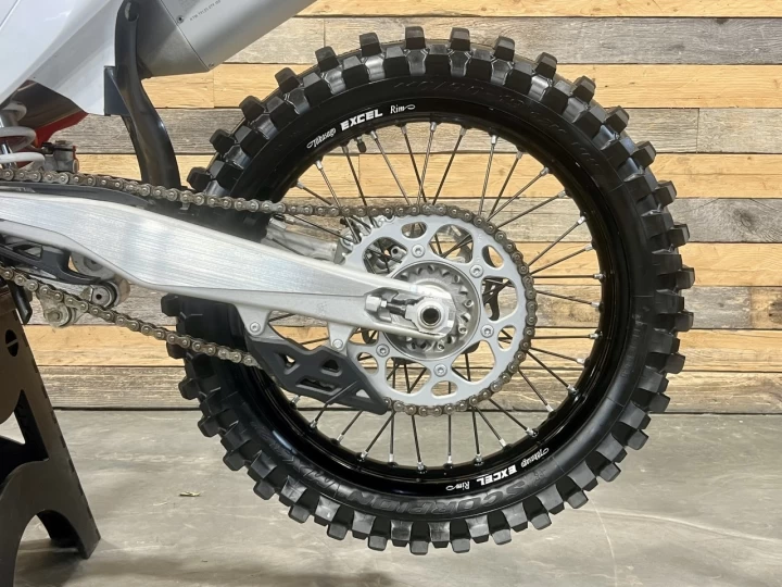 2022 KTM 450 SX-F EFI + SEULEMENT 23 HR + 4 TEMPS + RARE & CONDITION A1 