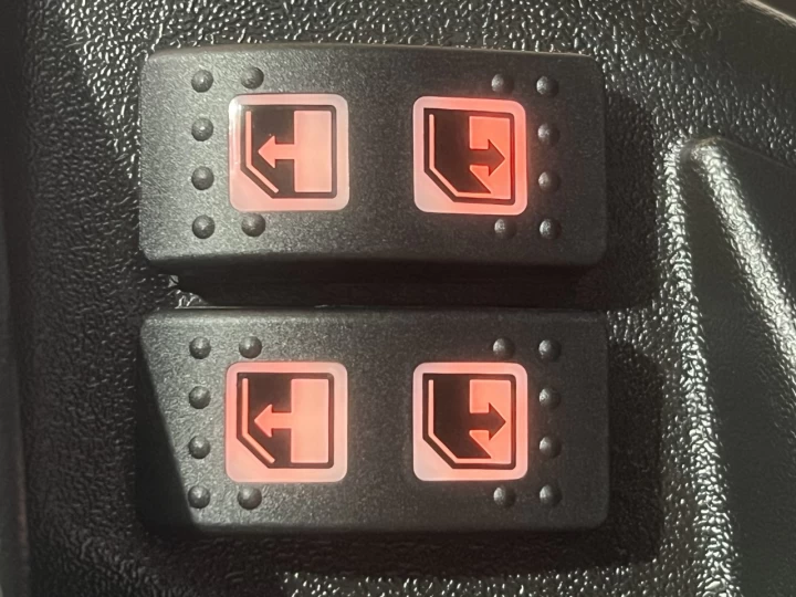 2025 BRP CAN-AM DEFENDER MAX CREW HD-10 LIMITED + 4WD + DPS + 650 KM SEULEMENT + 6 PASSAGERS + TOUTE ÉQUIPÉE+ RARE & A1 