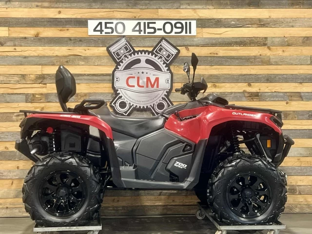 BRP CAN-AM OUTLANDER MAX 700 XT EFI + DPS + 4X4 + 742 KM SEULEMENT + TREUIL + MAGS  2023