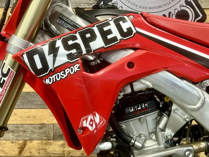 2018 HONDA CRF 250R PGM-FI + 4 TEMPS + DEMARREUR ELECTRIQUE + 94 HR + LOOK INCROYABLE 
