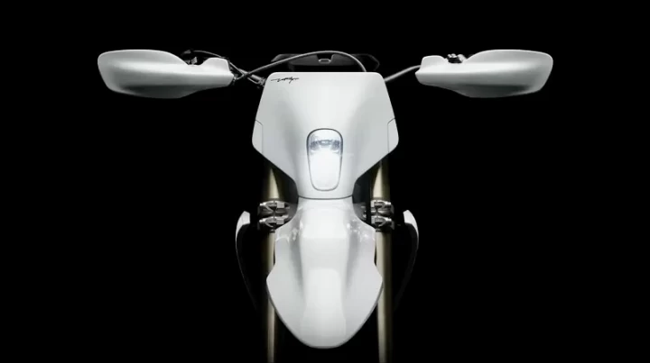 2025 STARK FUTURE VARG EX 60 HP @ 80 HP + LEGALE SUR LA ROUTE + 2 ANS DE GARANTIE 