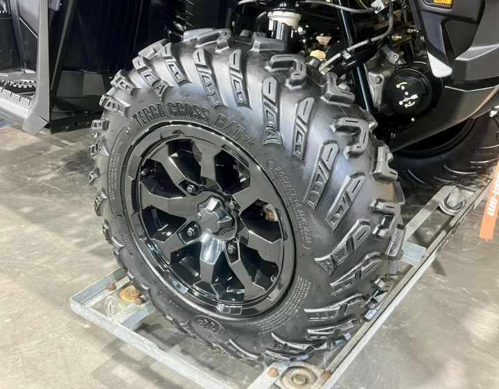 2024 BRP CAN-AM OUTLANDER MAX XT 700 EFI + DPS + 4X4 + SEULEMENT 564 KM + RARE & CONDITION A1 