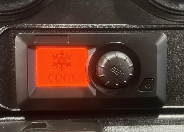 2025 BRP CAN-AM DEFENDER MAX CREW HD-10 LIMITED + 4WD + DPS + 650 KM SEULEMENT + 6 PASSAGERS + TOUTE ÉQUIPÉE+ RARE & A1 