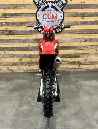 2024 GAS GAS MC 250F EFI + SEULEMENT 3 HR + DEMARREUR ELECTRIQUE + 4 TEMPS + RARE & CONDITION A1 