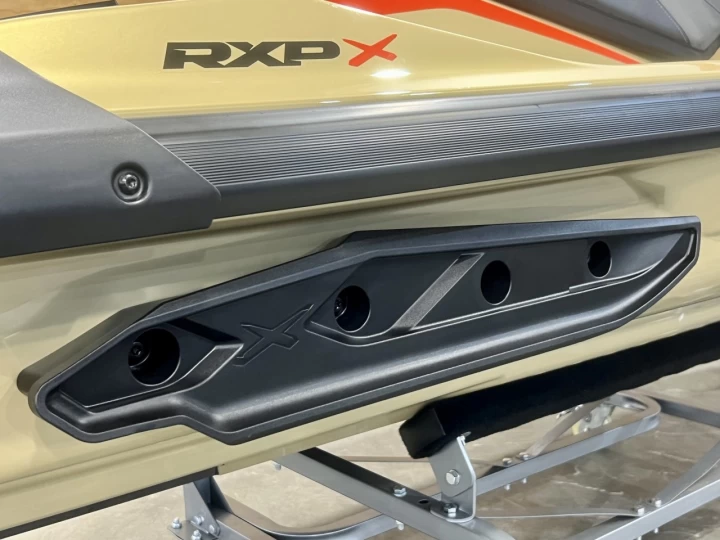 2025 BRP SEA-DOO RXP-X 325 H.P + IBR + VTS + PREMIUM AUDIO + TECH PKG + 4 HR + RARE & A1 