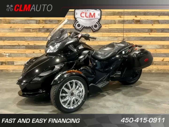 2015 BRP CAN-AM SPYDER ST LIMITED SE-5 (SEMI-AUTOMATIQUE) + BAS KM 26699 KM + GPS + RADIO + SACCOCHE + COULEUR RARE & A1 