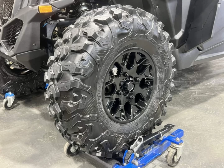 2023 BRP CAN-AM MAVERICK MAX X3 DS TURBO 135 HP + DPS + 4X4 + SEULEMENT 375 KM + CONDITION A1 