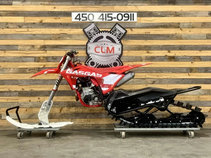 2024 GASGAS MC 450F EFI+ SEULEMENT 50 HR + KIT GRAPHIQUE CUSTON NEUF + RARE $ CONDITION A1 
