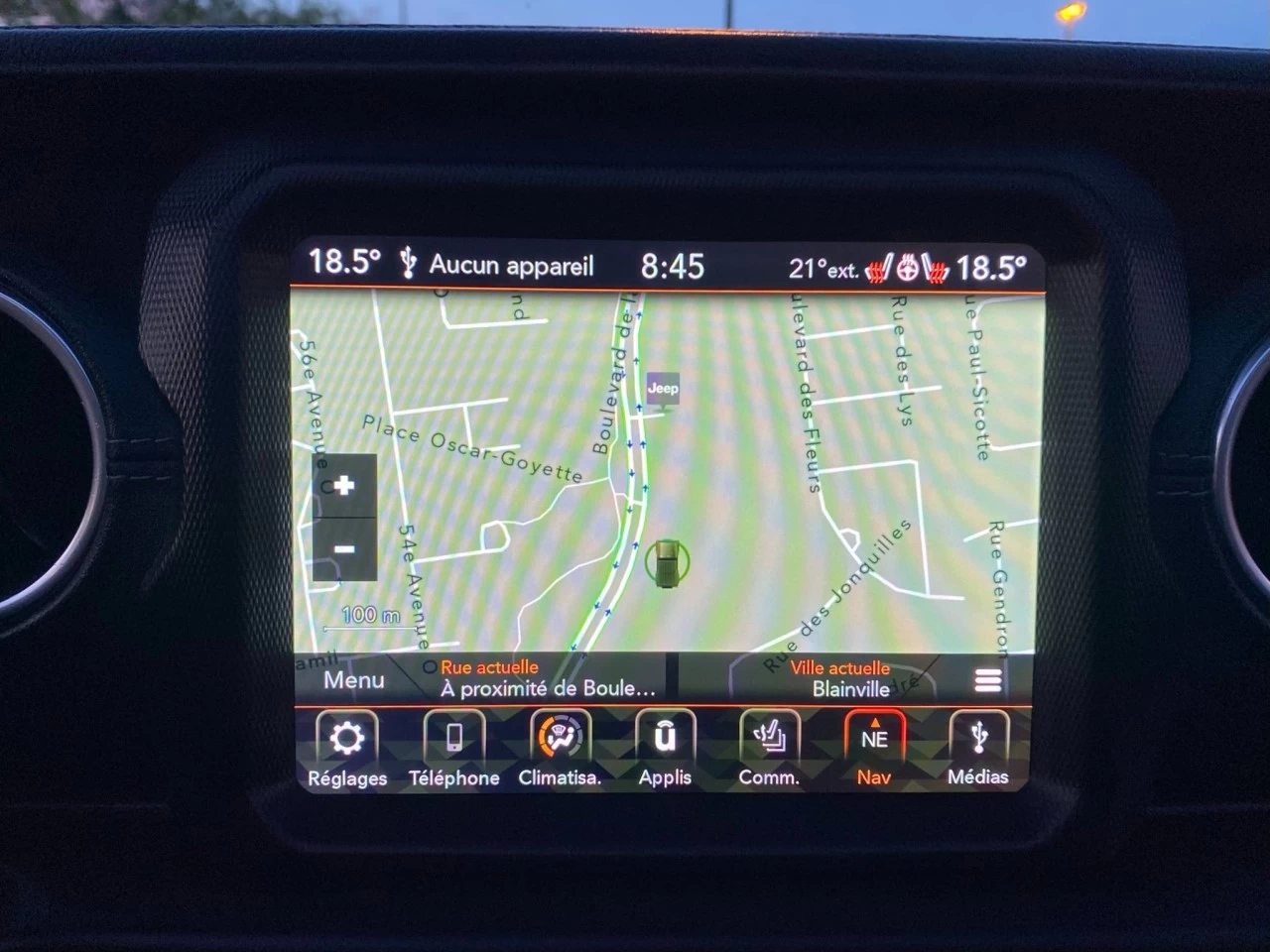 2019 JEEP WRANGLER UNLIMITED EDITION SAHARA 4X4 + TOIT ELECTRIQUE SKY + INYERIEUR CUIR +COULEUR RARE  Image principale