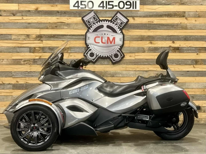 2013 BRP CAN-AM SPYDER ST-S / SE-5 (SEMI-AUTOMATIQUE) + SEULEMENT 30505 KM + CONDITION A1 