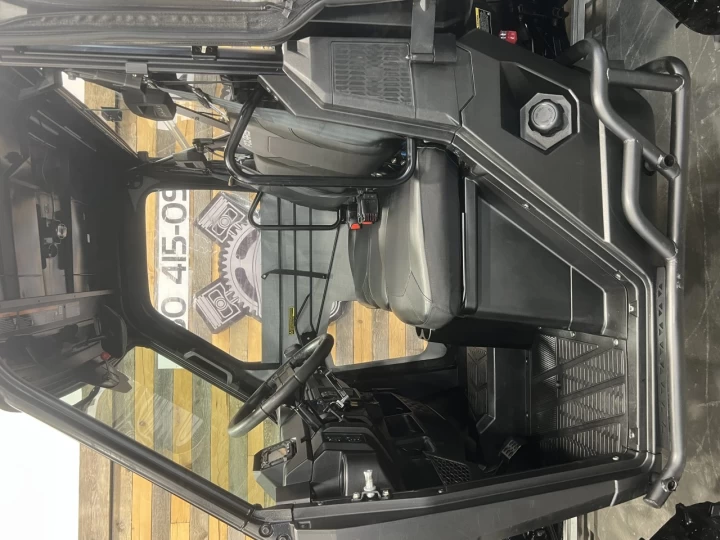 2025 POLARIS RANGER 1000 EDITION PREMIUM + 4X4 + EPS + SEULEMENT 1721 KM + GARANTIE FEVRIER 2027 + RARE & A1 