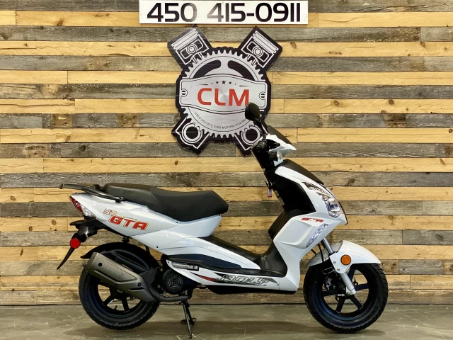 ADLY GTA SCOOTER 49 cc / 2 TEMPS / 350 KM SEULEMENT  2023