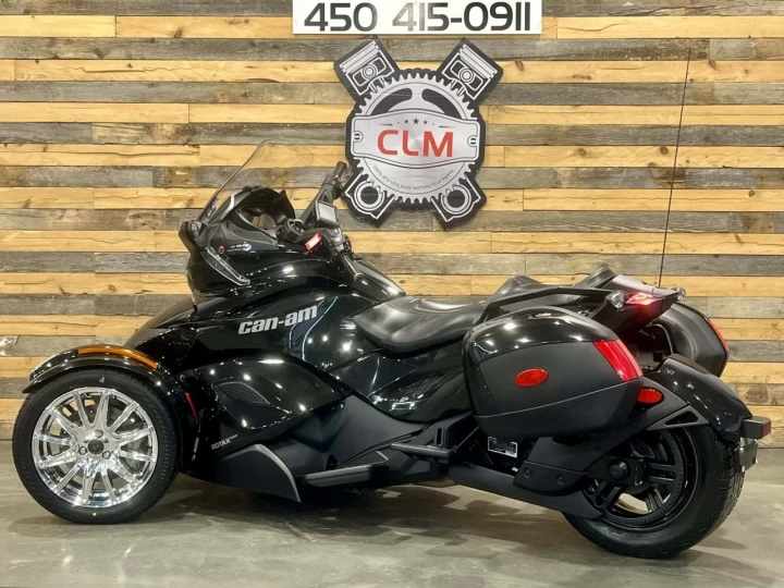 2015 BRP CAN-AM SPYDER ST LIMITED SE-5 (SEMI-AUTOMATIQUE) + BAS KM 26699 KM + GPS + RADIO + SACCOCHE + COULEUR RARE & A1 