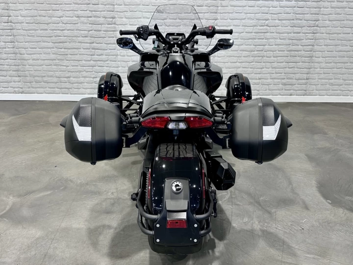 2023 BRP CAN-AM SPYDER F3 SE-6 = SEMI-AUTOMATIQUE + ROTAX 1330 ACE EFI + SEULEMENT 18205 KM + TOUT NOIR + RARE & A1 