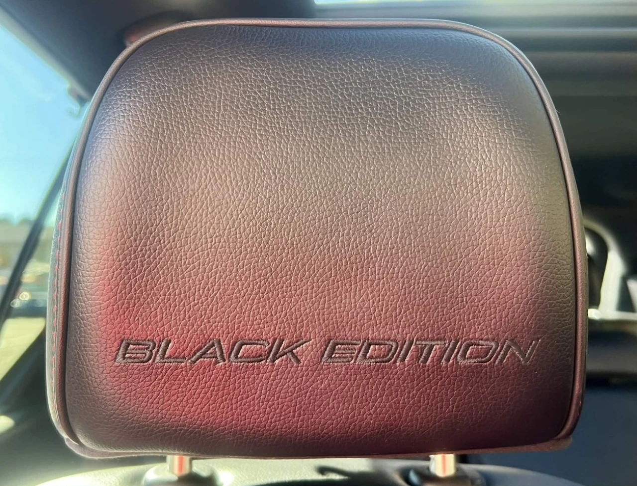 2023 HONDA PILOT BLACK EDITION AWD + V6 3.5L + SEULEMENT 34856 KM + GARANTIE  Main Image