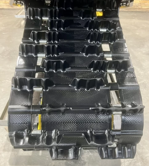 2023 BRP SKI-DOO SUMMIT NEO+ PREMIUM 600 EFI 55 H.P 146'' + SEULEMENT 1035 KM + REV GEN4 + RARE & CONDITION A1 