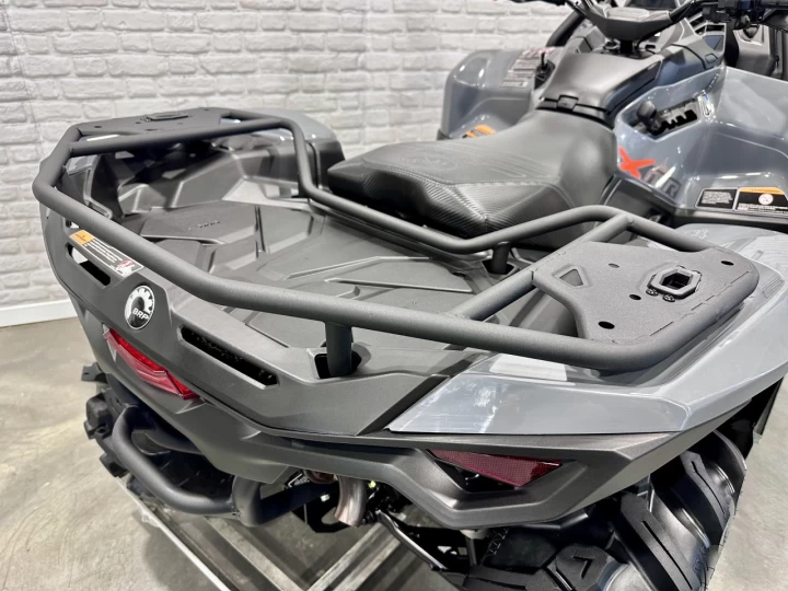 2026 BRP CAN-AM OUTLANDER X-MR 700 EFI + 4WD + DPS + SEULEMENT 815 KM + GARANTIE B.E.S.T 2030 + RARE & A1 