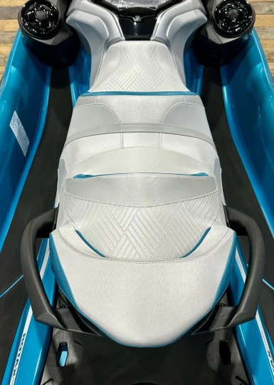2025 BRP SEA-DOO GTX LIMITED 325 HP + IBR + VTS + IDF + AUDIO + ECRAN 10'' + 3 PASSAGGERS + SEULEMENT 4 HR + COULEUR RARE & A1 