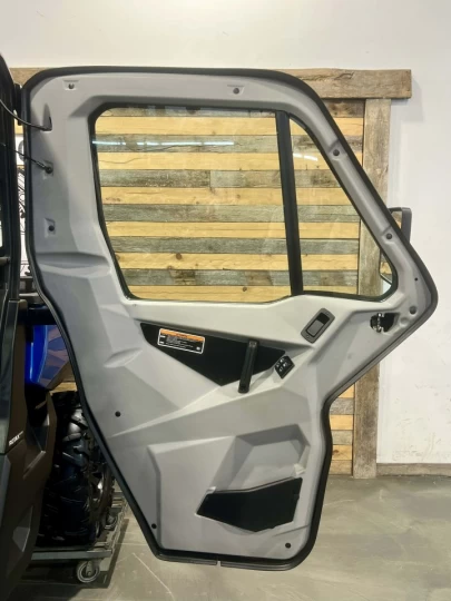 2021 BRP CAN-AM DEFENDER CAB HD-10 LIMITED + 4X4 + D.P.S + 3985 KM SEULEMENT + TOUTE ÉQUIPÉE + RARE & IMPECCABLE A1 