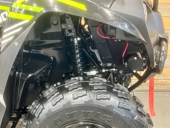 2022 KAWASAKI BRUTE FORCE 300 / KVF 300 / RWD / SEULEMENT 1467 KM + BINE ÉQUIPÉE 