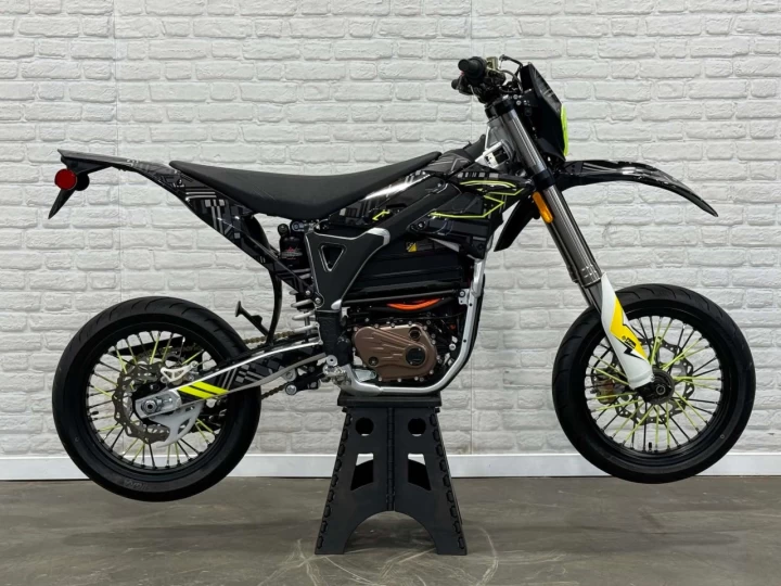 2023 SURRON STORM BEE 100% ELECTRIQUE + SEULEMENT 92 KM + RARE & A1 