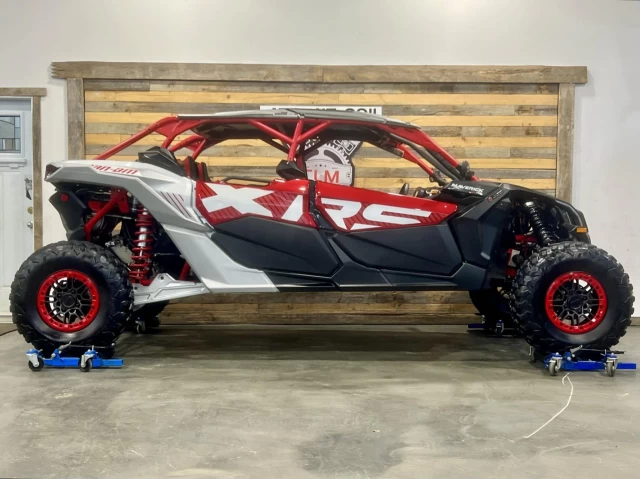 BRP CAN-AM MAVERICK MAX X3 X-RS TURBO ''RR'' 200 H.P + D.P.S + 4X4 + 72'' +4 PASSAGERS + SEULEMENT 1403 KM + RARE & CONDITION A1  2025