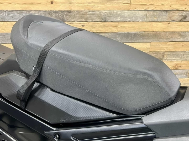 2024 BRP SKI-DOO TUNDRA L.E 600 EFI LT-LONG TRACK 154'' + SEULEMENT 379 KM + REV GEN4 + BANC DOUBLE + RARE & A1 