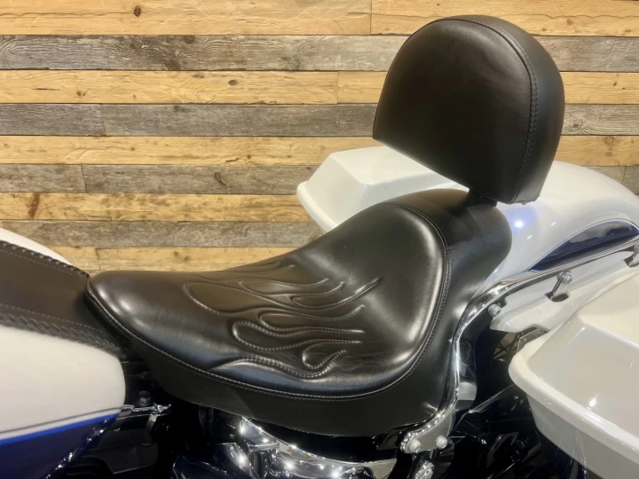 2006 HARLEY DAVIDSON FLSTN SOFTAIL DELUXE + LOOK UNIQUE & CUSTOM + ROUE AVANT 21'' + AUBAINE $$$ 