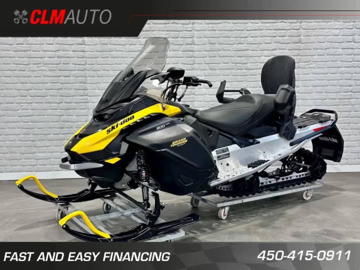 2026 BRP SKI-DOO GRAND TOURING SPORT 600 ACE EFI 137'' + SEULEMENT 1 KM + BANC PASSAGER + REV GEN5 + RARE & A1 