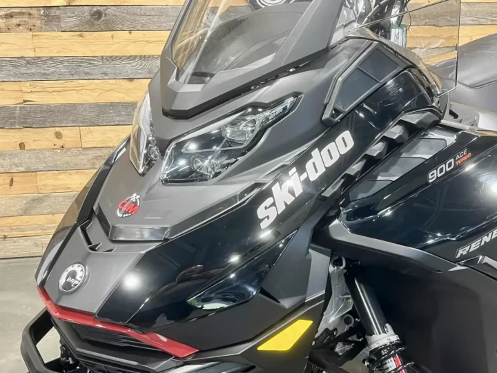 2025 BRP SKI-DOO RENEGADE ENDURO 900 ACE TURBO 130 H.P I.T.C 137'' + REV GEN5 + ECRAN COULEUR 10'' + GPS + AIR RIDE + SEULEMENT 2836 KM 