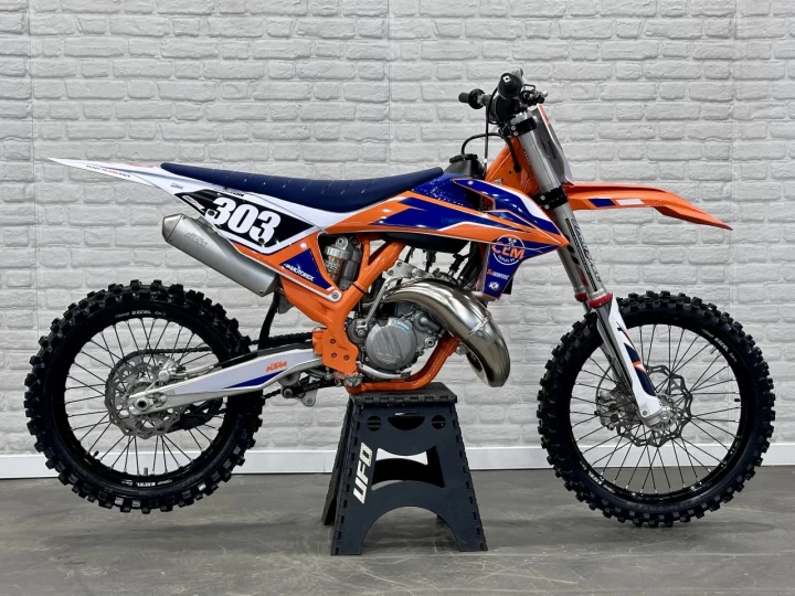 2022 KTM 150 SX - 2 TEMPS - MX MOTOCROSS + SEULEMENT 27 HR + RARE & IMPECCABLE A1 